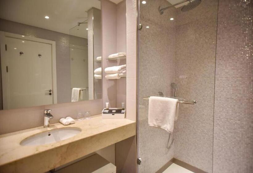 اتاق اجرایی, Golden Tulip Le Diplomate