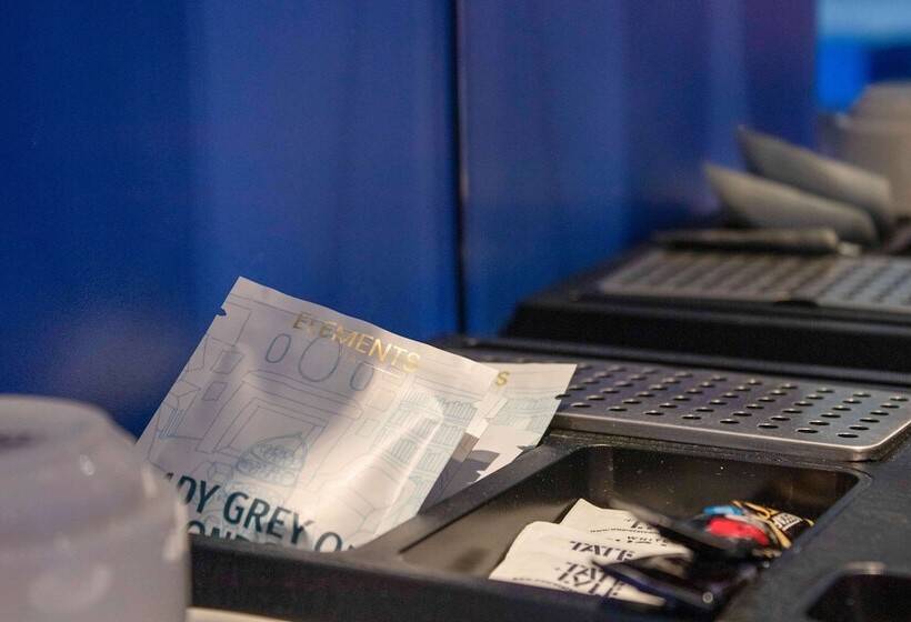 اتاق اجرایی, Golden Tulip Le Diplomate