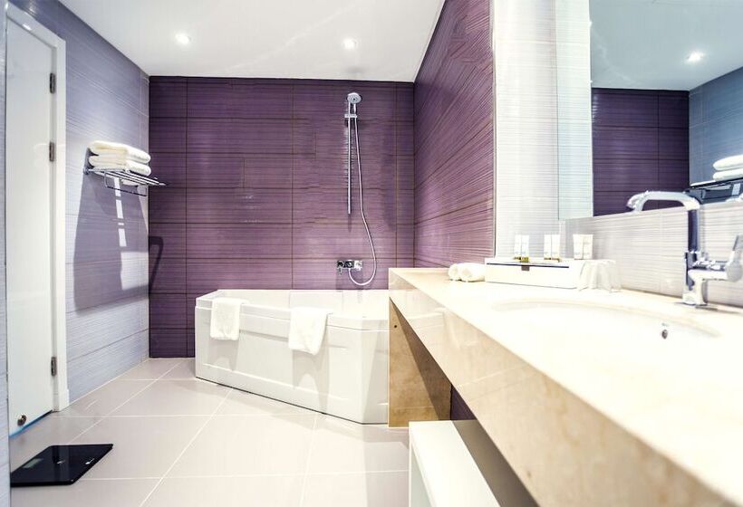 سوئیت ریاست جمهوری 2 خوابه, Golden Tulip Le Diplomate
