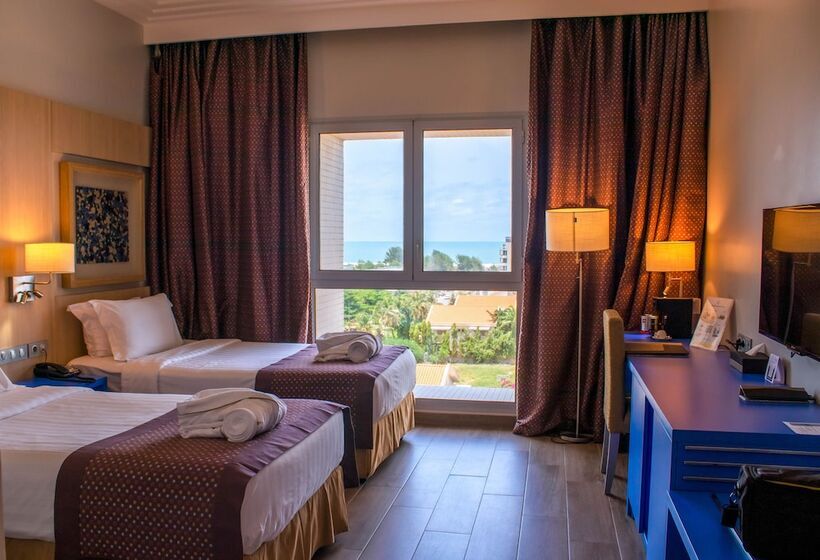 اتاق اجرایی, Golden Tulip Le Diplomate