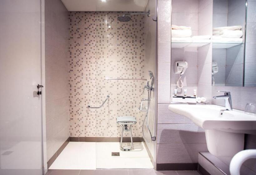 اتاق استاندارد با تخت دوبل برای معلولان, Golden Tulip Le Diplomate