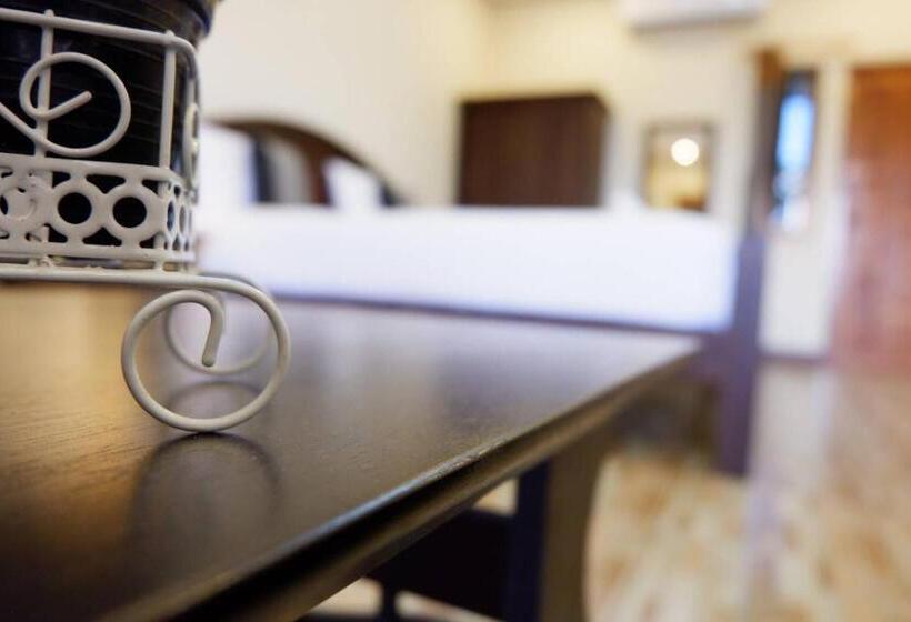 キングサイズベッドのスタンダードルーム, Nanbaankhun