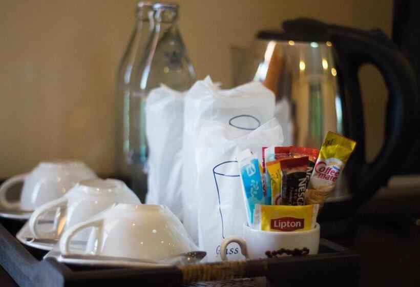 スタンダードトリプルルーム, Nanbaankhun