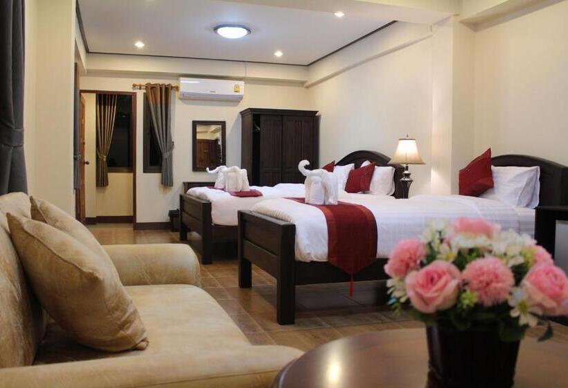 スタンダードトリプルルーム, Nanbaankhun