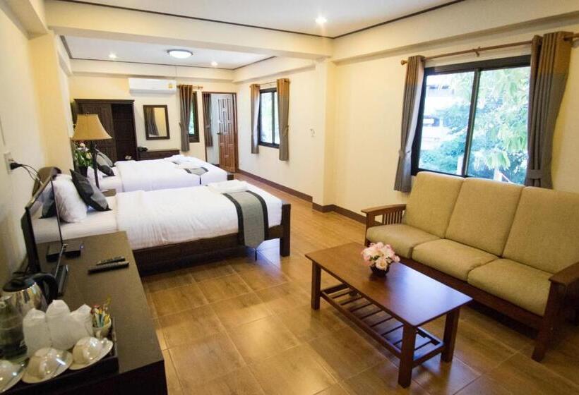 スタンダードトリプルルーム, Nanbaankhun