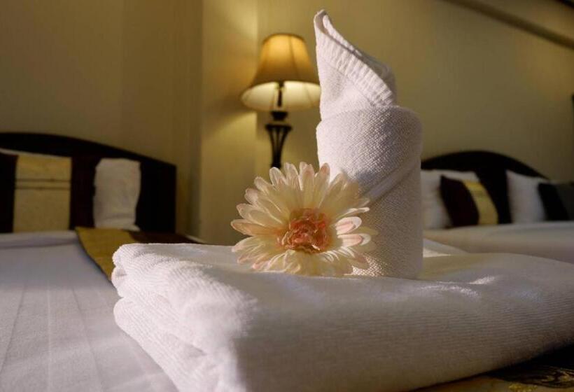 スタンダードトリプルルーム, Nanbaankhun