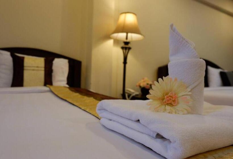 スタンダードトリプルルーム, Nanbaankhun