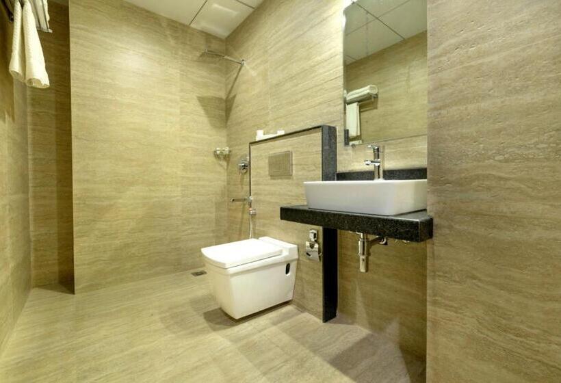 标准间带山景, The Livin