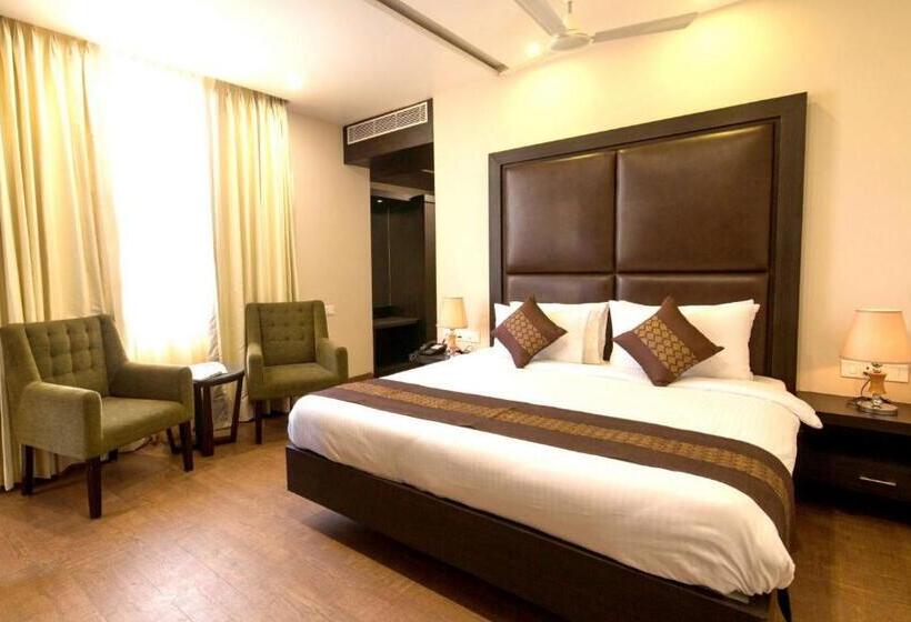 标准间带山景, The Livin