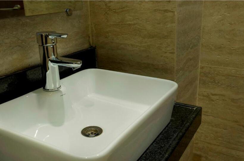 带大床的标准间, The Livin