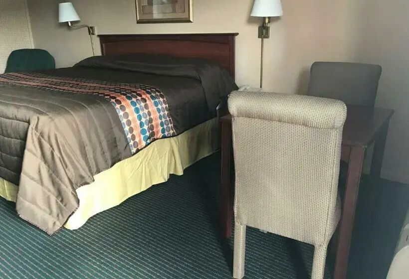 キングサイズベッドのスタンダードルーム, Redwood Inn