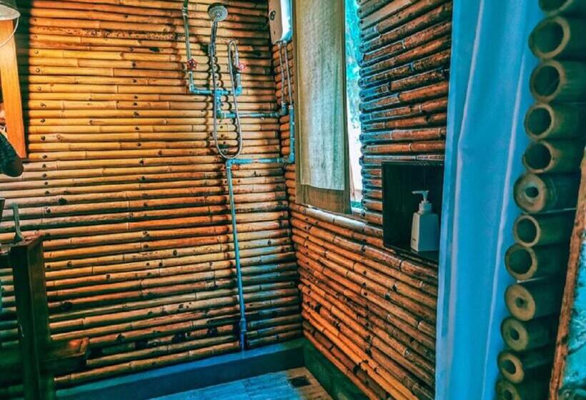 オーシャンビュースタンダードルームバルコニー付き, The Mud Eco