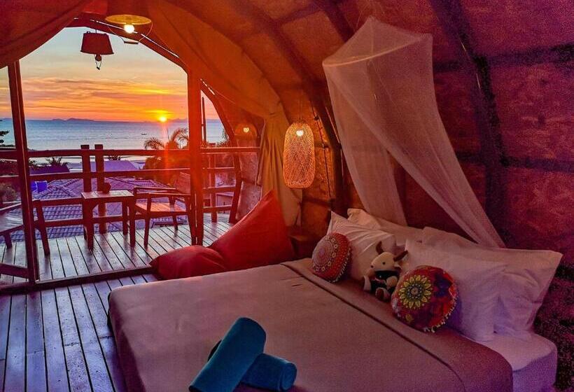 オーシャンビュースタンダードルームバルコニー付き, The Mud Eco