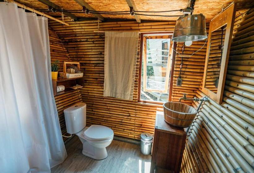 オーシャンビュースタンダードルームバルコニー付き, The Mud Eco