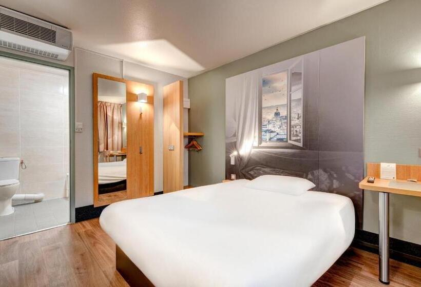 חדר סטנדרט מותאם לאדם עם מוגבלויות, B&b Hotel Louveciennes