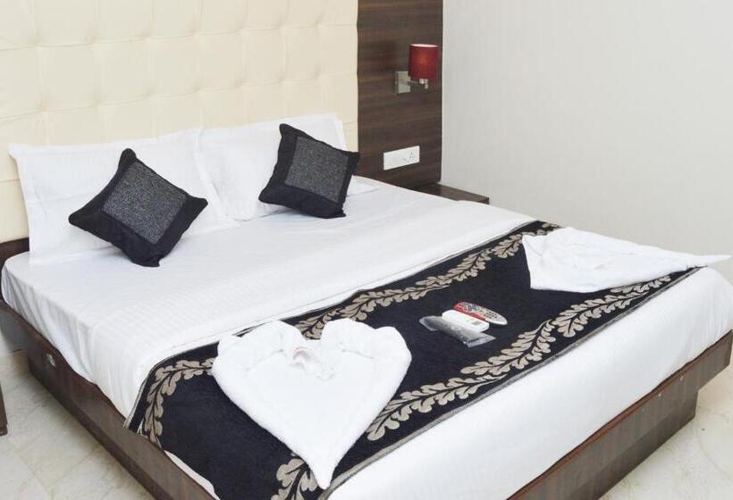 اتاق استاندارد, A. K. International