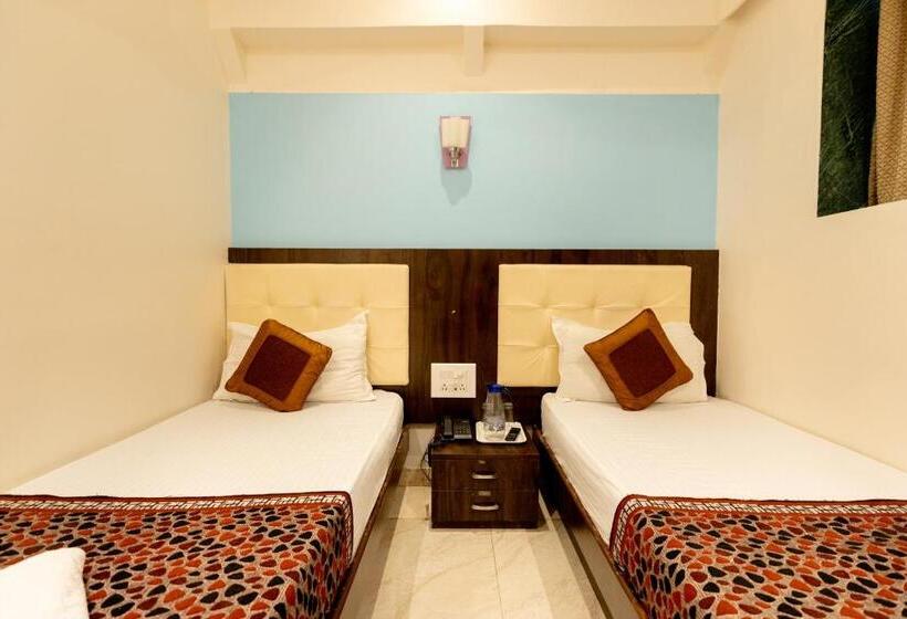 اتاق لوکس, A. K. International