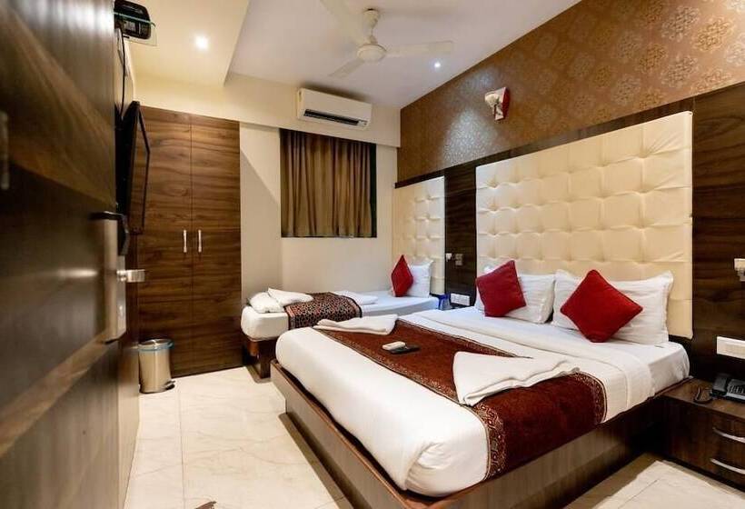 اتاق لوکس سه تخته, A. K. International