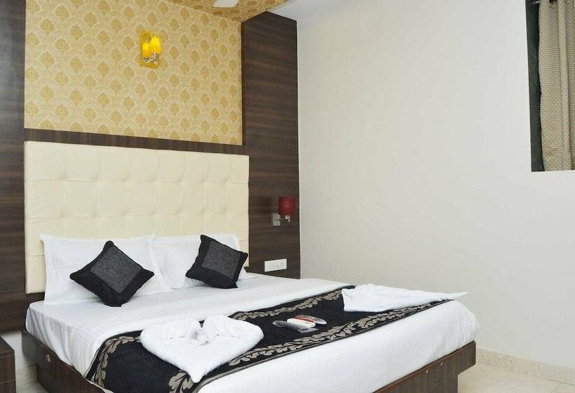 اتاق لوکس, A. K. International