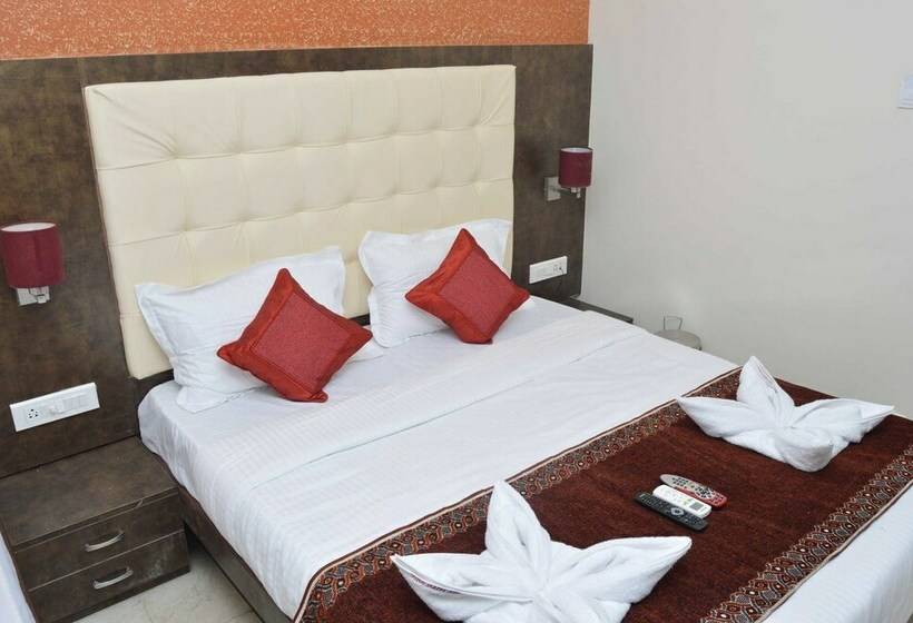 اتاق لوکس, A. K. International