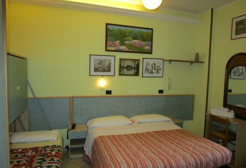 스탠다드 트리플 룸, Albergo Primavera