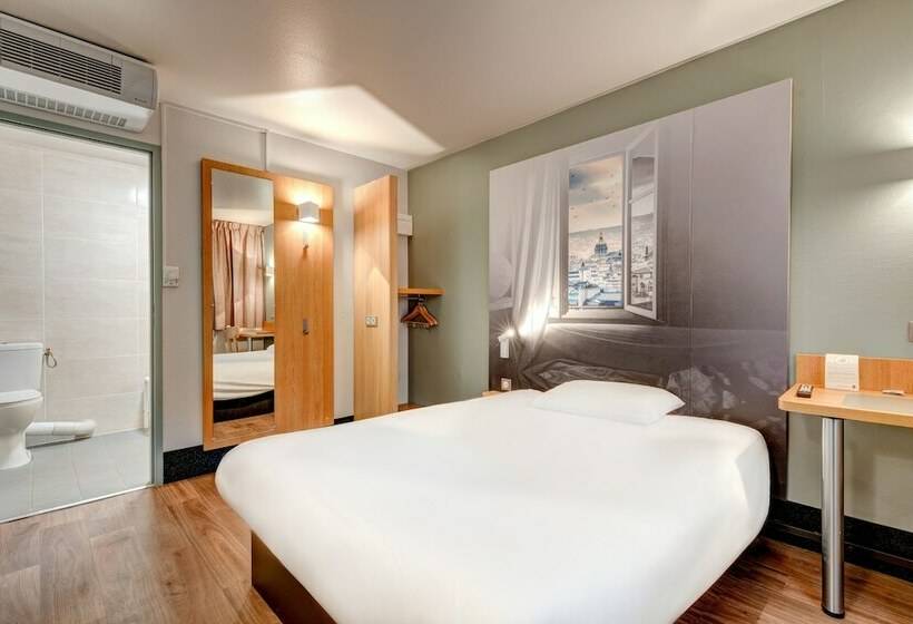 חדר סטנדרט מותאם לאדם עם מוגבלויות, B&b Hotel Louveciennes