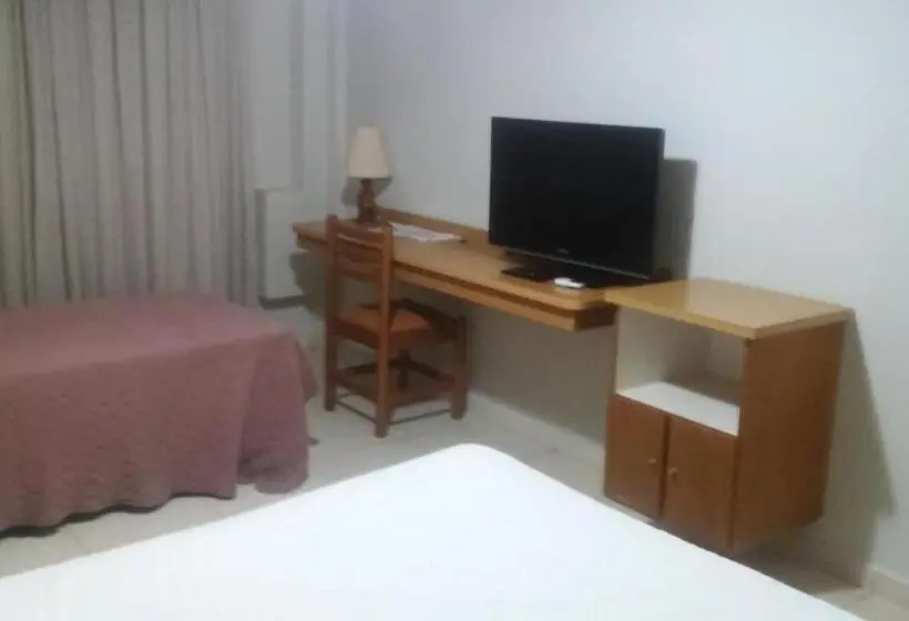 コンフォートトリプルルーム, Leiria
