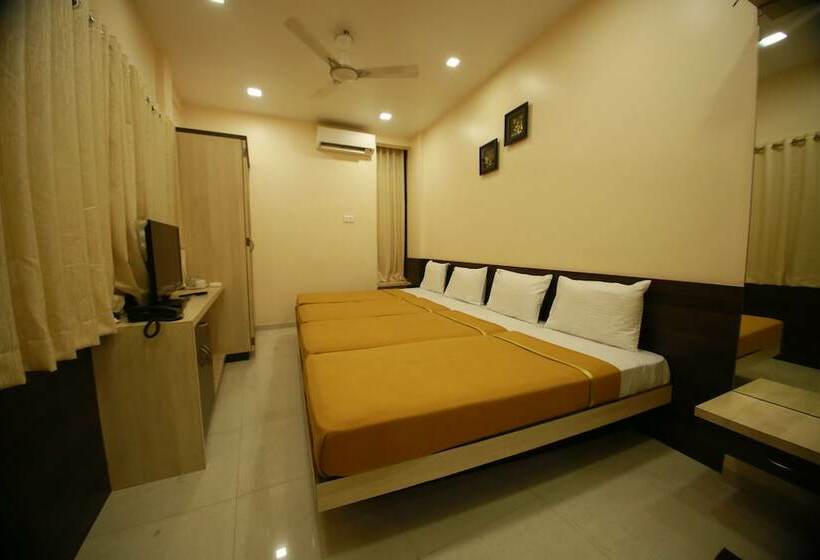 四人标准间, Madhuri Executive