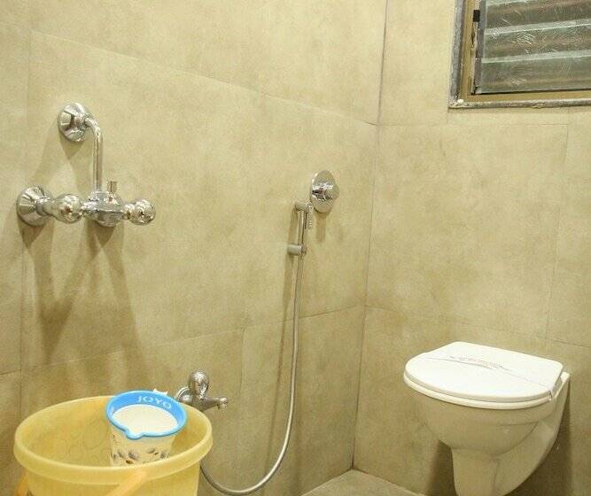 חדר דלוקס לשלושה, Madhuri Executive