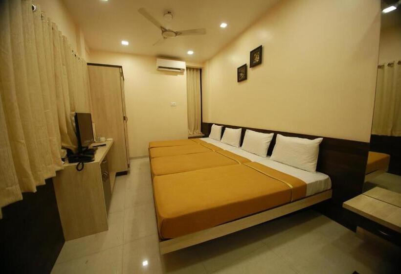 חדר דלוקס לארבעה, Madhuri Executive