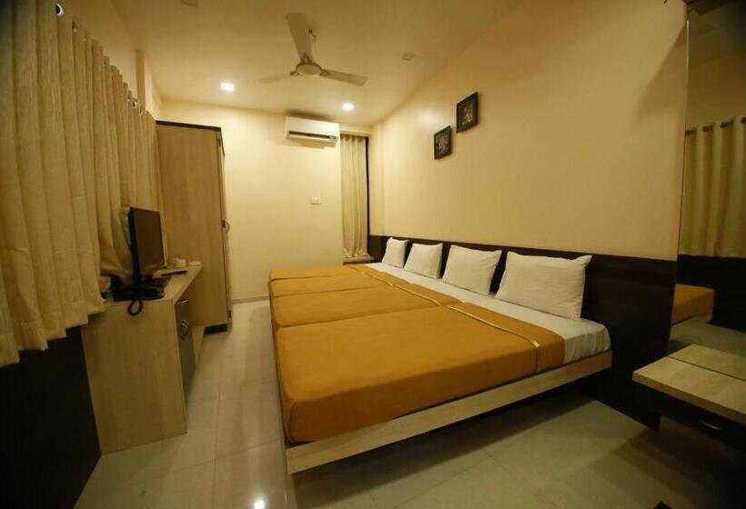 חדר סטנדרט לארבעה, Madhuri Executive