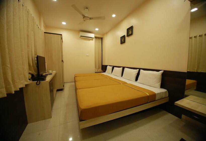 חדר דלוקס לארבעה, Madhuri Executive