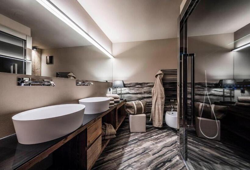 コンフォーとスイートルーム, Montchalet