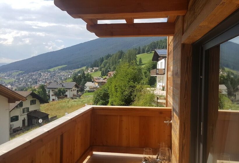 Люкс, Montchalet
