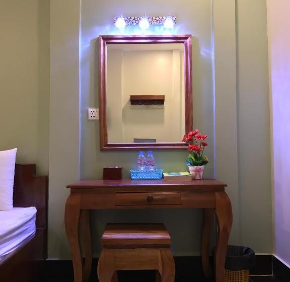 디럭스 룸, Ny Ka Smy