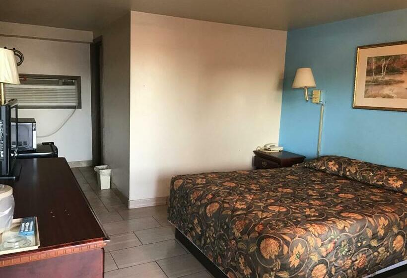 חדר סטנדרט עם מיטת קינג, Hwy Express Inn & Suites