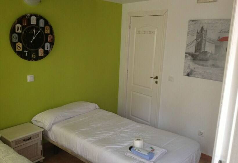 标准间, Bhg Hostel Secar De La Real