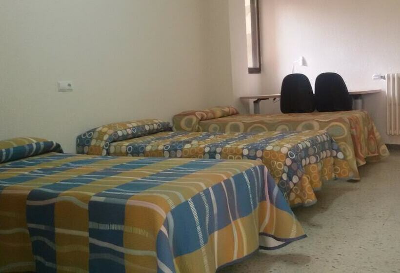 חדר סטנדרט לשלושה, Albergue Peregrinos San Francisco De Asis