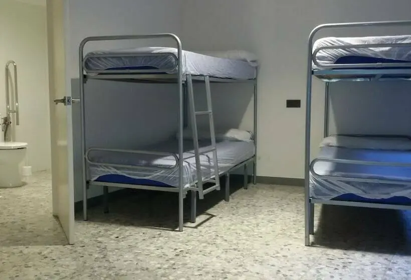 تختخواب در اتاق مشترک, Albergue Peregrinos San Francisco De Asis