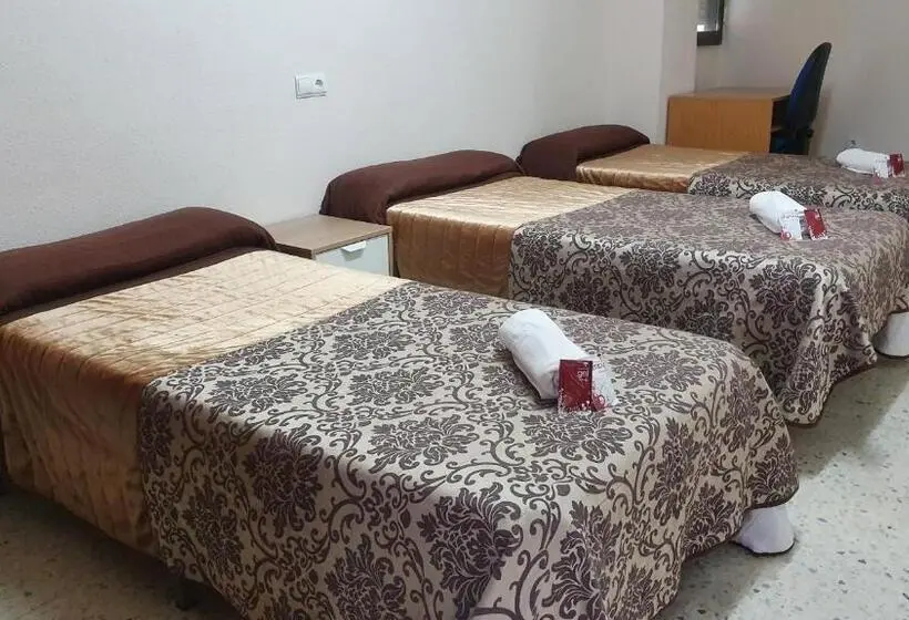 اتاق استاندارد سه نفره, Albergue Peregrinos San Francisco De Asis