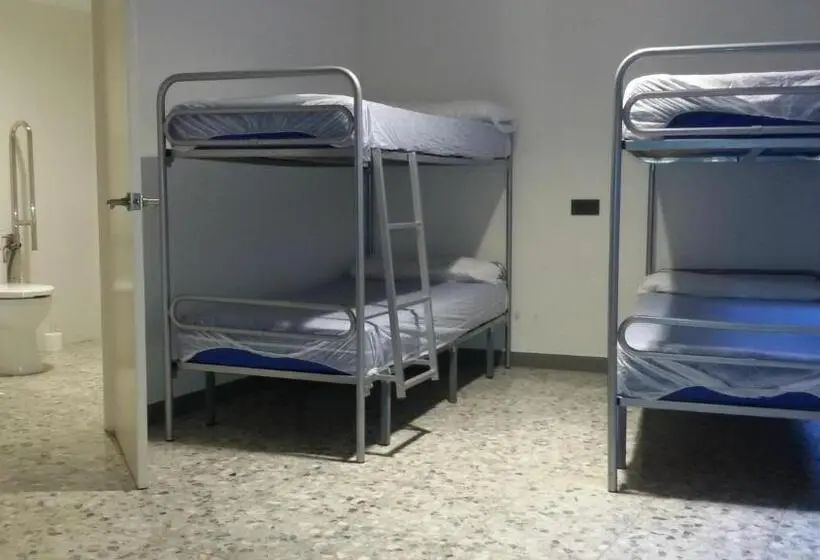 تختخواب در اتاق مشترک, Albergue Peregrinos San Francisco De Asis