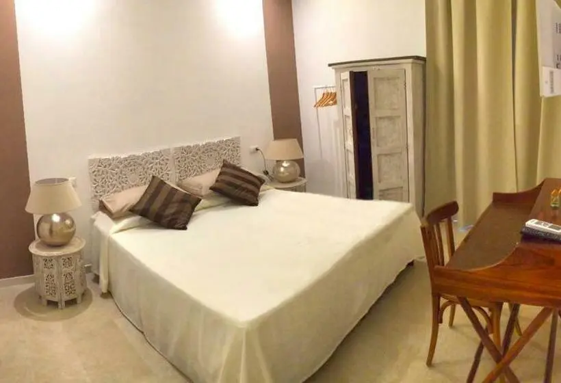 اتاق لوکس با بالکن, B&b Acqua Di Sale