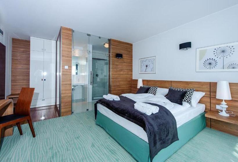 デラックスルーム, Active