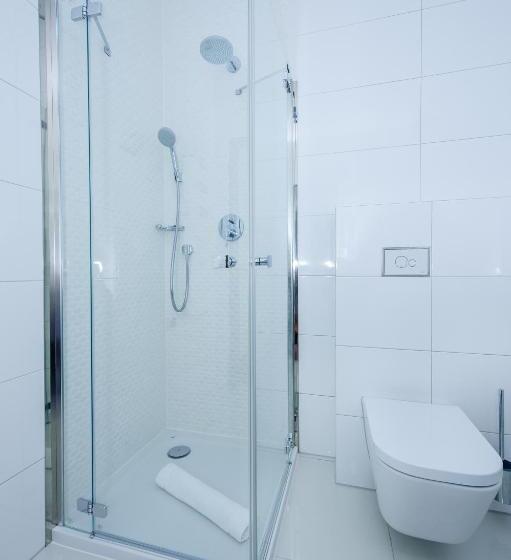 デラックスルーム, Active