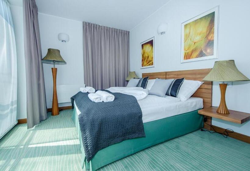 デラックスルーム, Active