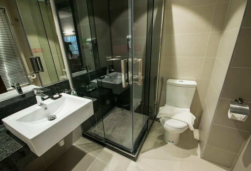 غرفة سوبيريور, Labuan Point