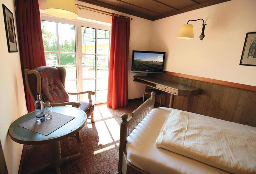 Camera Standard Individuale, Promenade