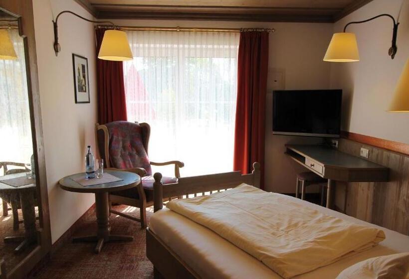 Camera Standard Individuale, Promenade