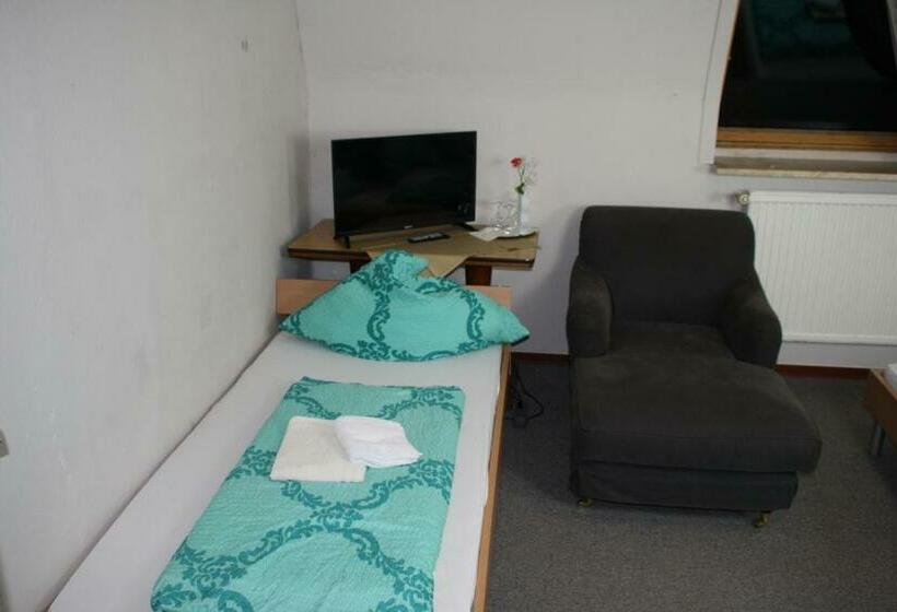 スタンダードルーム, Restaurant Balkan