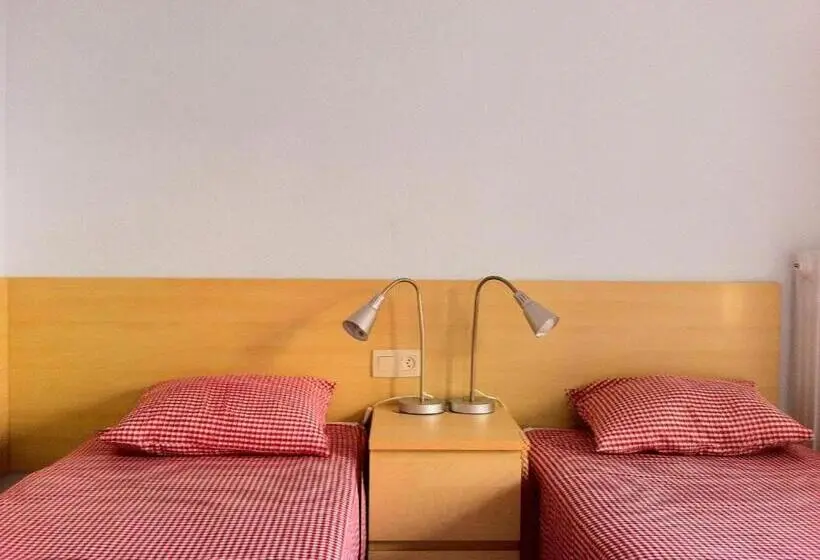 اتاق استاندارد چهار تخته, Résidencia Universitària Pare Claret   Hostel